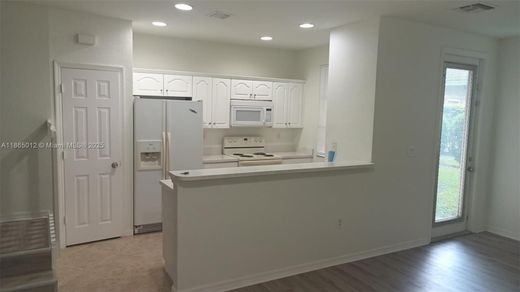 تاون هاوس ﻓﻲ North Lauderdale, Broward County