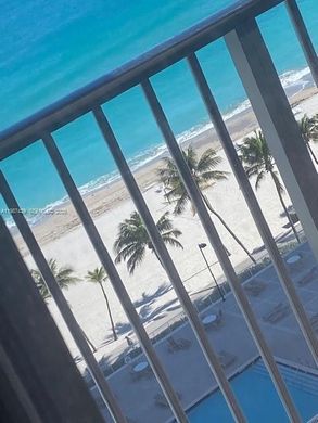 Residential complexes in Hollywood, Broward County