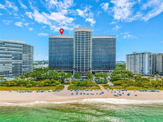 Residential complexes in Bal Harbour, Miami-Dade
