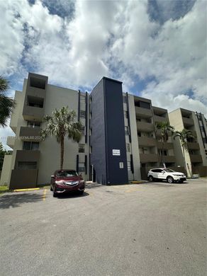 Complexes résidentiels à Hialeah Gardens, Comté de Miami-Dade
