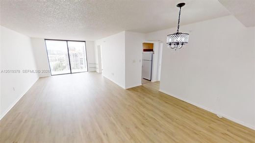 Residential complexes in Sunny Isles Beach, Miami-Dade