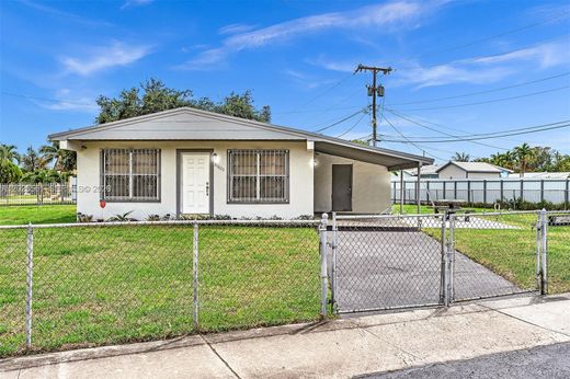 Villa en Miami Gardens, Miami-Dade County