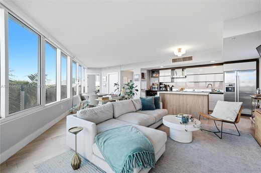 Residential complexes in Miami Beach, Miami-Dade
