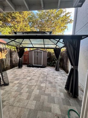 Residential complexes in Miami, Miami-Dade