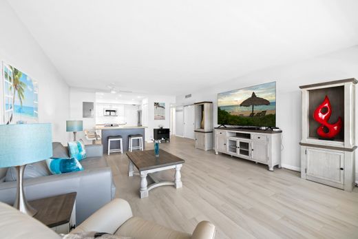 Residential complexes in Fort Lauderdale, Broward County