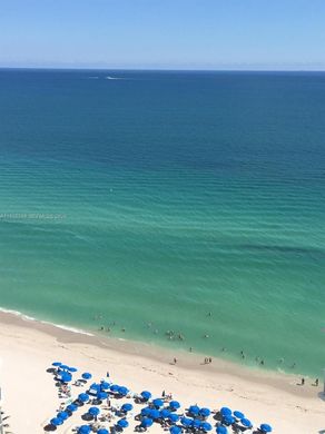 Residential complexes in Sunny Isles Beach, Miami-Dade