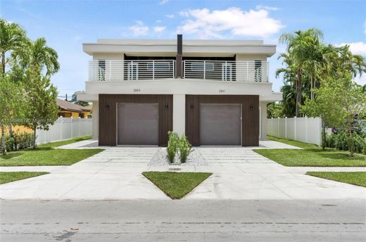 Coral Gables, Miami-Dade Countyのタウンハウス