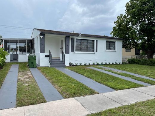 Villa in Hialeah, Miami-Dade