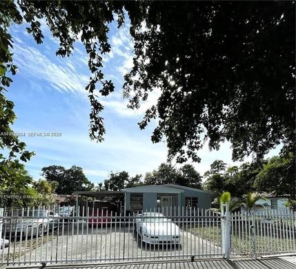Villa en North Miami, Miami-Dade County
