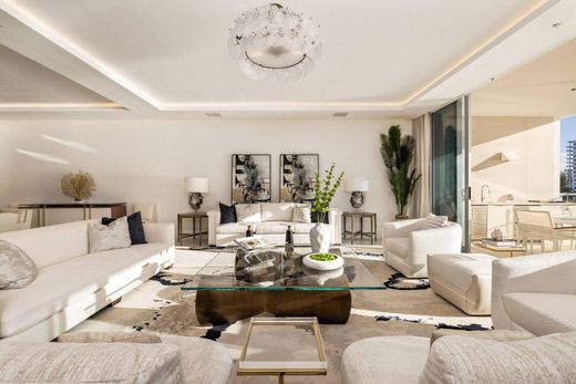 Residential complexes in Boca Raton, Palm Beach