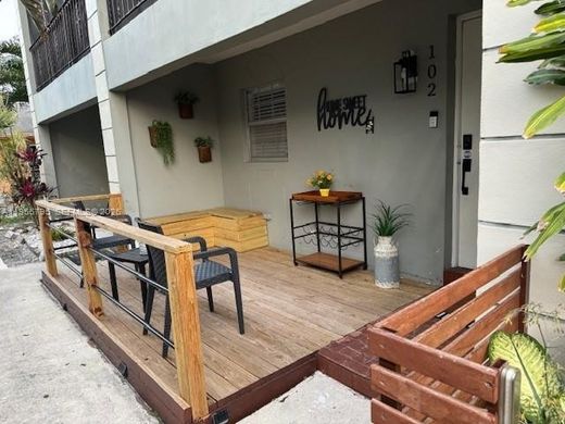 Townhouse in Hollywood, Broward County