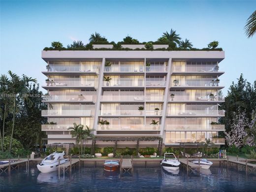 Residential complexes in Bay Harbor Islands, Miami-Dade