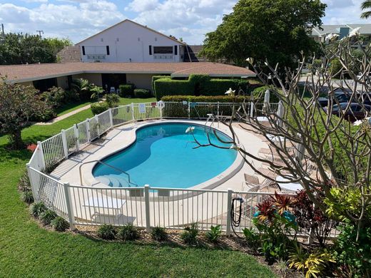 Residential complexes in Pompano Beach, Broward County