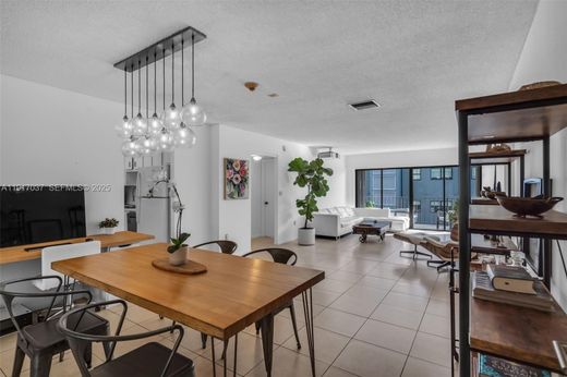 Residential complexes in Key Biscayne, Miami-Dade