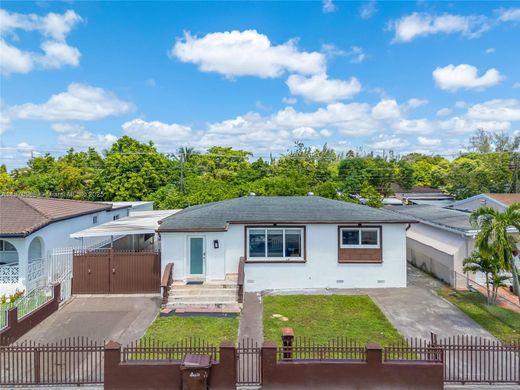 Villa in Hialeah, Miami-Dade County