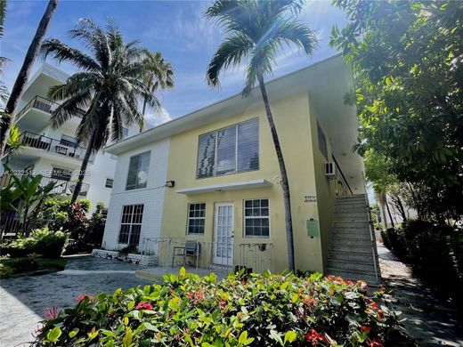 Residential complexes in Miami Beach, Miami-Dade