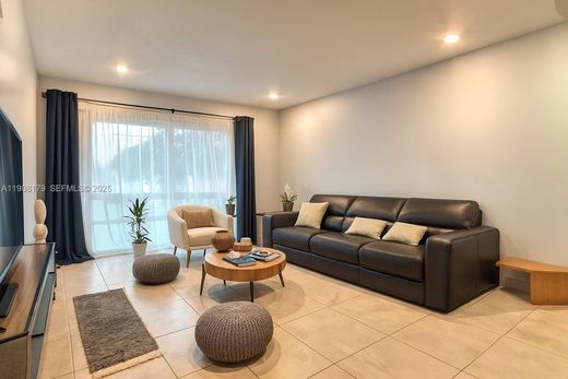 公寓楼  Oakland Park, Broward County