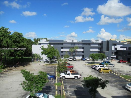 Residential complexes in Miami, Miami-Dade