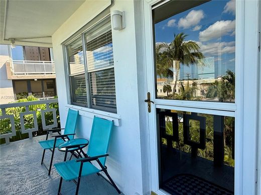 Wohnkomplexe in Hallandale Beach, Broward County