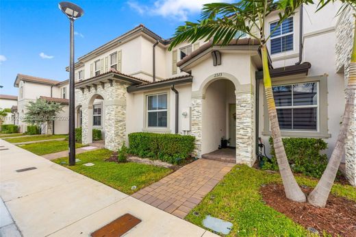 Townhouse in North Miami, Miami-Dade