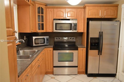 Residential complexes in Plantation, Broward County