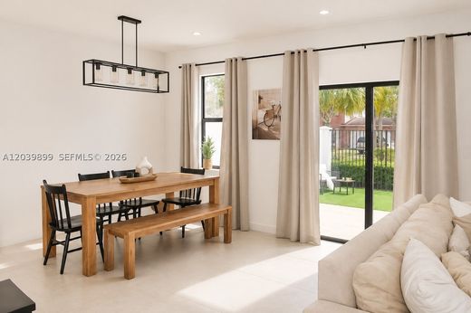 Townhouse - Miami Gardens, Miami-Dade County