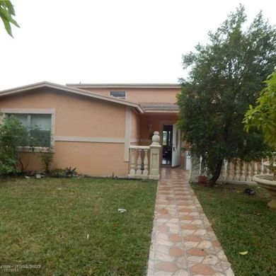Willa w Lauderdale Lakes, Broward County
