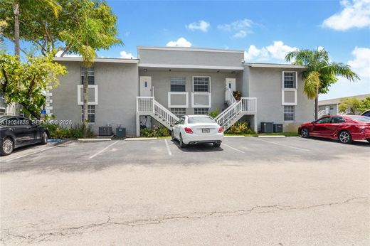 Residential complexes in Miami, Miami-Dade