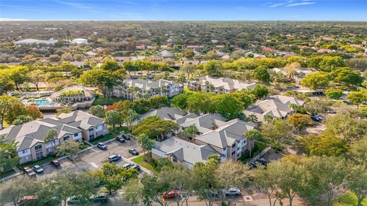 Residential complexes in Coral Springs, Broward County