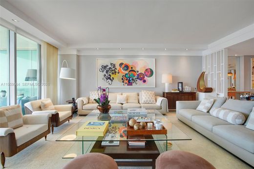 Residential complexes in Key Biscayne, Miami-Dade