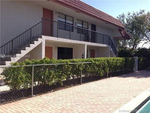 Coral Springs, Broward Countyのアパートメント・コンプレックス