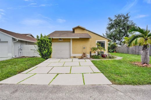 Villa in Pembroke Pines, Broward County