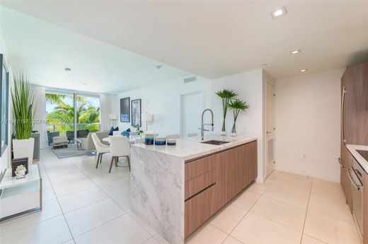 Residential complexes in Fort Lauderdale, Broward County