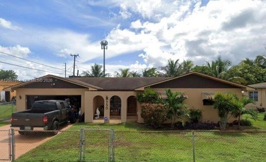 Villa en North Miami, Miami-Dade County