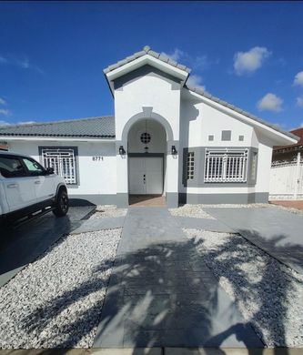 Villa - Miami Lakes, Miami-Dade County