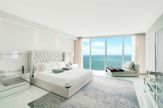 Residential complexes in Hollywood, Broward County