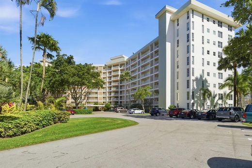 Residential complexes in Pompano Beach, Broward County