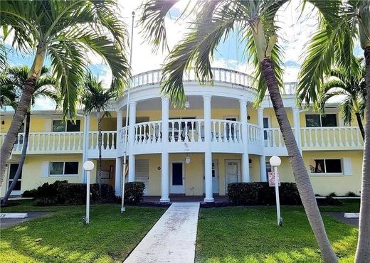 Pompano Beach, Broward Countyのアパートメント・コンプレックス