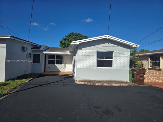 Villa a Hialeah, Miami-Dade County