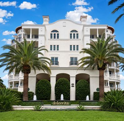 Residential complexes in Palm Beach Shores, Palm Beach