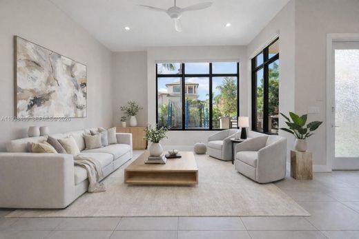 Villa - Doral, Miami-Dade County