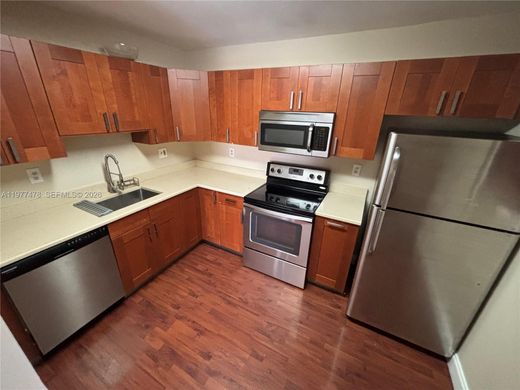 Residential complexes in Miami, Miami-Dade