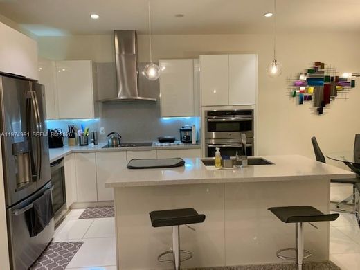 Residential complexes in Doral, Miami-Dade