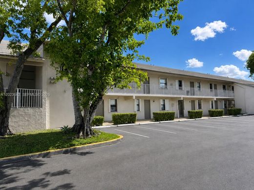 Complesso residenziale a Miami, Miami-Dade County