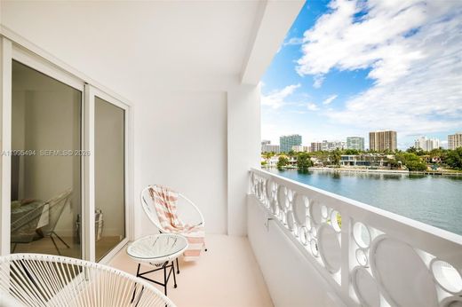 Kamienica w Bay Harbor Islands, Miami-Dade County