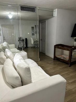 Residential complexes in Hialeah, Miami-Dade