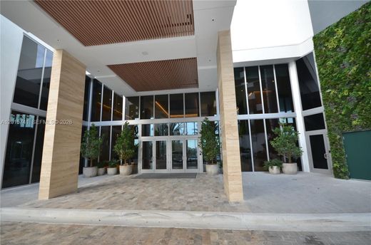Жилой комплекс, North Miami Beach, Miami-Dade County
