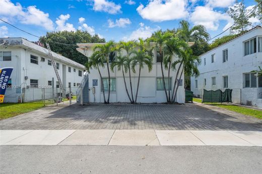 Residential complexes in Miami, Miami-Dade