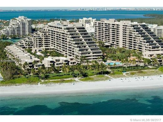 Residential complexes in Key Biscayne, Miami-Dade
