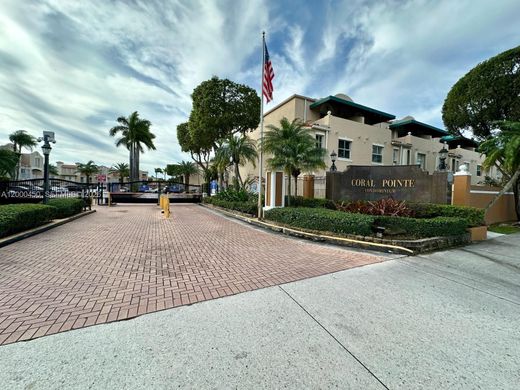 Townhouse in Miami, Miami-Dade